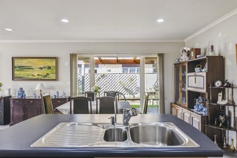 Photo of property in 84 Regent Drive, Paraparaumu Beach, Paraparaumu, 5032