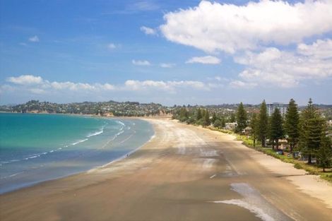 Photo of property in 35 Sunnyheights Road, Orewa, 0931