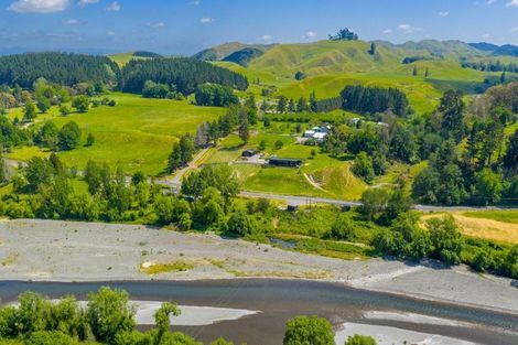 Photo of property in 4 Cemetery Road, Waipawa, 4273