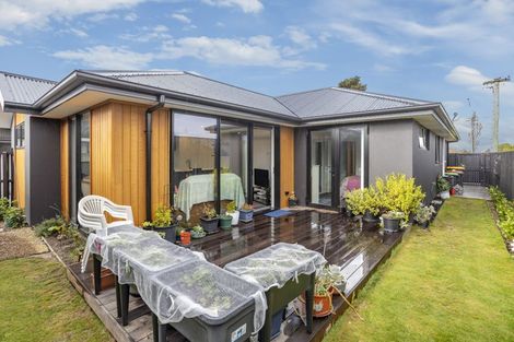 Photo of property in 1/47 Sturrocks Road, Redwood, Christchurch, 8051