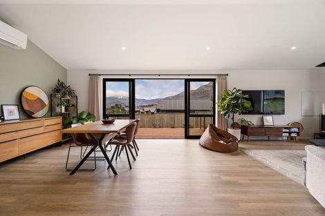 Photo of property in 25 Spur Ridge Rise, Jacks Point, 9371