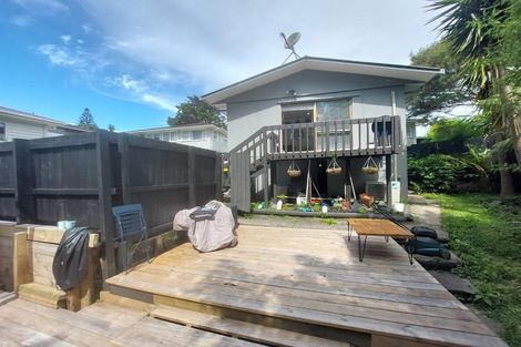 Photo of property in 14 Barnfield Place, Glendene, Auckland, 0602