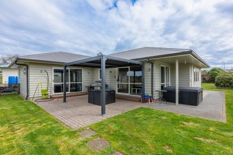 Photo of property in 14 Parkland Drive, Waipawa, 4210