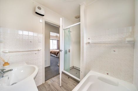 Photo of property in 16 Longfellow Street, Trentham, Upper Hutt, 5018