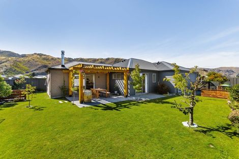 Photo of property in 11 Guano Crescent, Cromwell, 9310