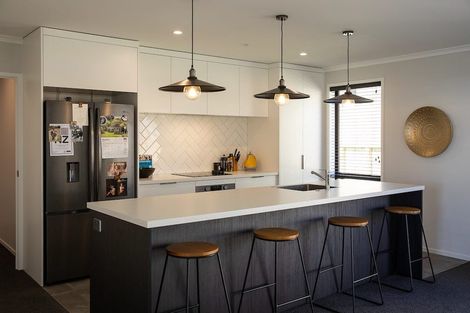 Photo of property in 6 Pa Tuna Lane, Hurdon, New Plymouth, 4310