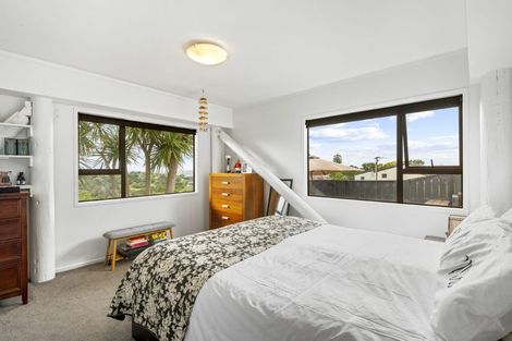 Photo of property in 1/38 Birkdale Road, Birkdale, Auckland, 0626