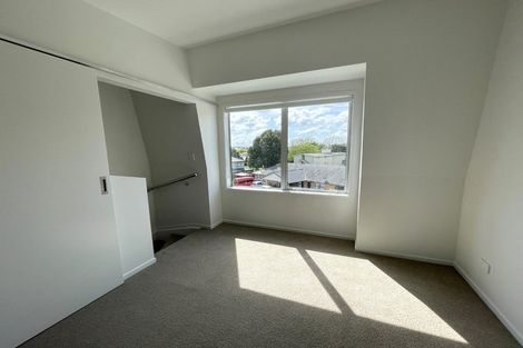 Photo of property in 12 Tima Lane, Mangere Bridge, Auckland, 2022