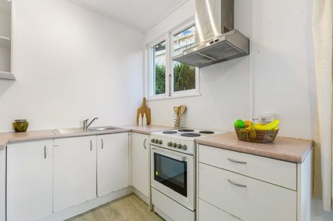 Photo of property in 2/78 Seaview Road, Castor Bay, Auckland, 0620
