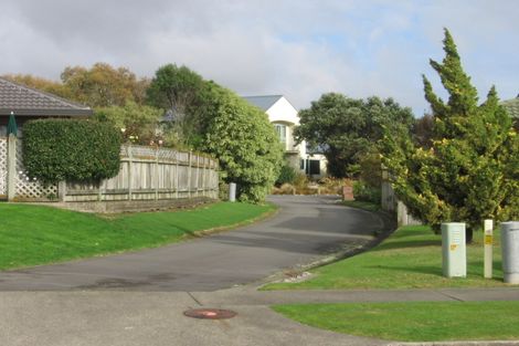 Photo of property in 12 Cranbrook Grove, Waikanae, 5036