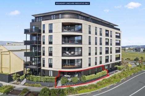 Photo of property in 101/2 Launch Road, Hobsonville, Auckland, 0616