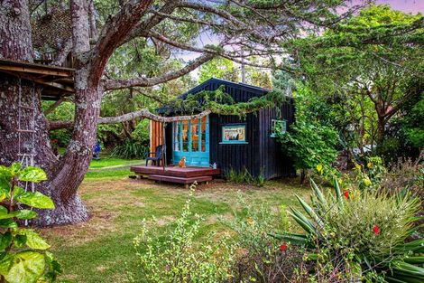 Photo of property in 18 Derwent Crescent, Titirangi, Auckland, 0604