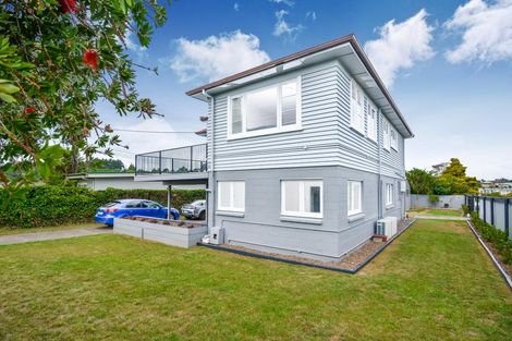 Photo of property in 30 Woodglen Road, Glen Eden, Auckland, 0602