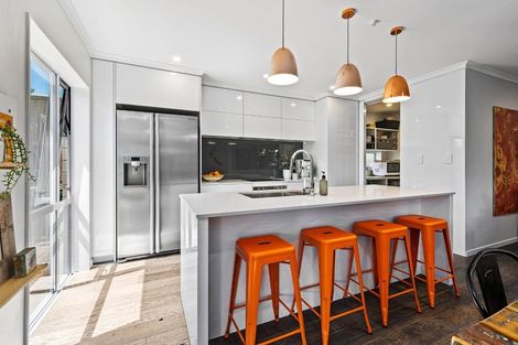 Photo of property in 1 Rapaki Place, Te Atatu Peninsula, Auckland, 0610