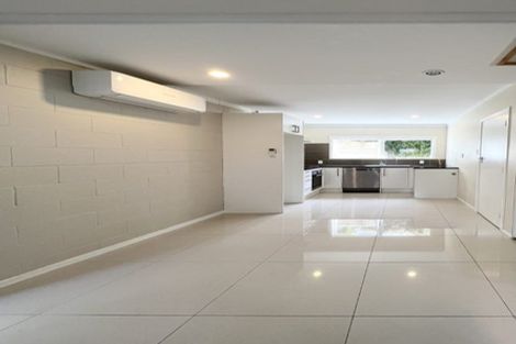 Photo of property in 134 East Coast Road, Forrest Hill, Auckland, 0620