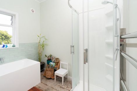 Photo of property in 62 Maupuia Road, Maupuia, Wellington, 6022