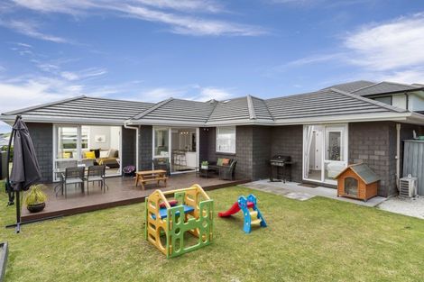 Photo of property in 17 Ballintoy Park Drive, Welcome Bay, Tauranga, 3175