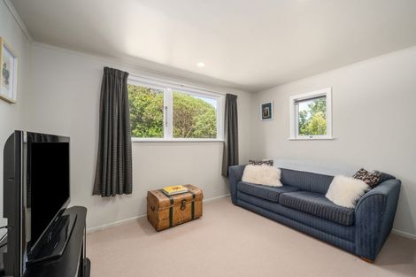 Photo of property in 11 Pauline Way, Paparangi, Wellington, 6037