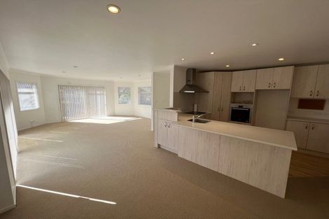 Photo of property in 4a Forest Glen, Orewa, 0931