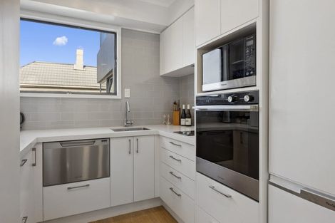 Photo of property in Cargill Court, 2/27 Arthur Street, Dunedin Central, Dunedin, 9016