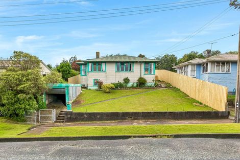 Photo of property in 15 Northumberland Street, Cannons Creek, Porirua, 5024