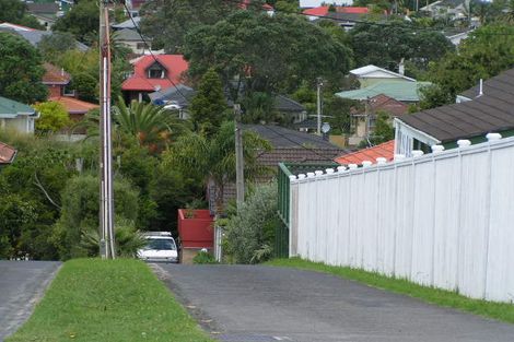 Photo of property in 2/26 Onepoto Road, Hauraki, Auckland, 0622