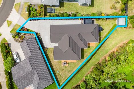 Photo of property in 13 Vogwill Road, Kumeu, 0810