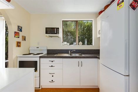 Photo of property in 9b Crystal Grove, Birchville, Upper Hutt, 5018