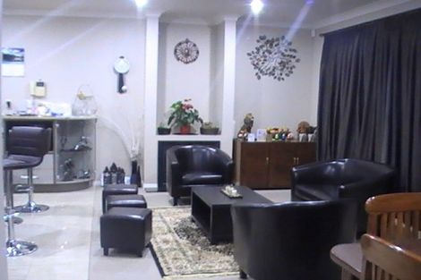 Photo of property in 28 Kaseng Place, East Tamaki Heights, Auckland, 2016