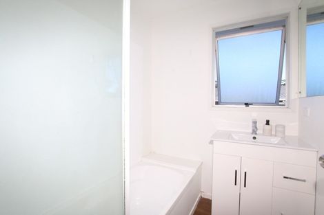 Photo of property in 380 East Coast Road, Sunnynook, Auckland, 0630