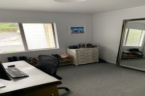 Photo of property in 5 Frosses Place, Massey, Auckland, 0614