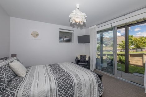Photo of property in 48 Minaret Ridge, Wanaka, 9305