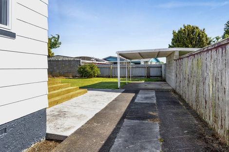 Photo of property in 37 Kamahi Avenue, Hawera, 4610