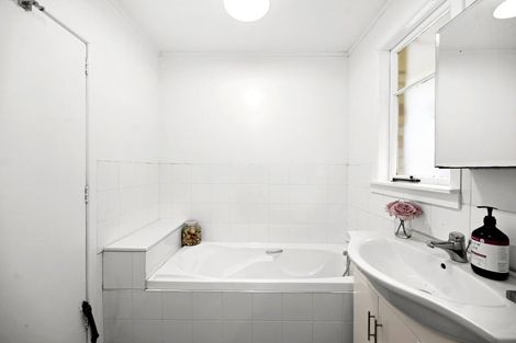 Photo of property in 27 Greta Street, Glenview, Hamilton, 3206