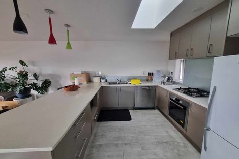 Photo of property in 6b Binsted Road, New Lynn, Auckland, 0600