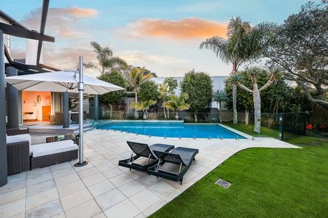 Photo of property in 2/2 Clifton Road, Hauraki, Auckland, 0622