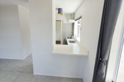 Photo of property in 11 Kearney Place, Massey, Auckland, 0614