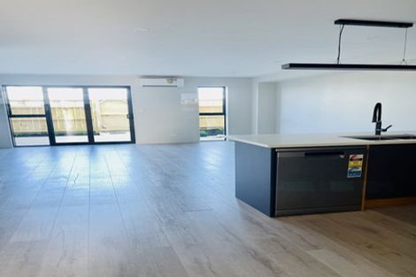 Photo of property in 16 Mene Way, Karaka, 2113