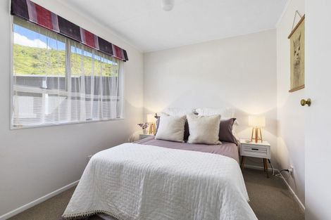 Photo of property in 92 Hazlewood Avenue, Karori, Wellington, 6012