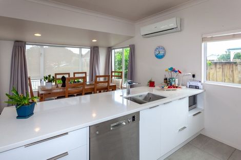 Photo of property in 200 Mayfair Avenue, Whangamata, 3620