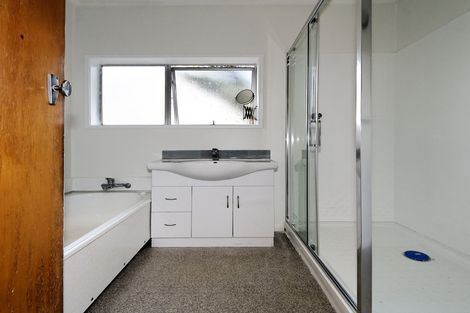 Photo of property in 5 Kotinga Avenue, Glen Eden, Auckland, 0602