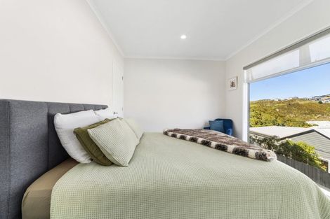 Photo of property in 35 Cresswell Place, Johnsonville, Wellington, 6037