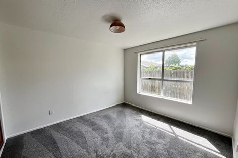 Photo of property in 2/51 Woodbury Street, Russley, Christchurch, 8042