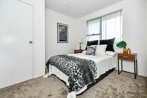 Photo of property in 2 Serrano Place, Clover Park, Auckland, 2023