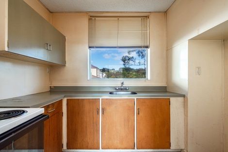 Photo of property in Beresford Apartments, 16/118u Russell Terrace, Berhampore, Wellington, 6023