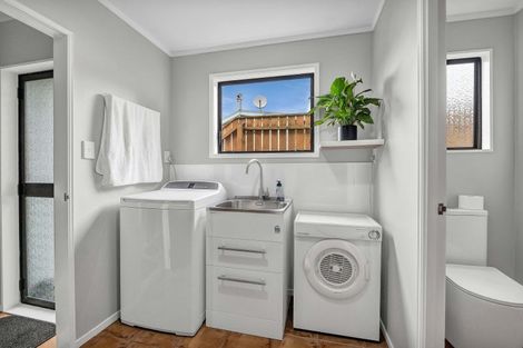 Photo of property in 45 Heta Road, Highlands Park, New Plymouth, 4312