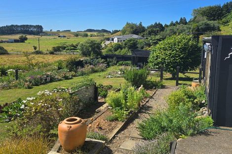 Photo of property in 70 Saxton Road, Upper Vogeltown, New Plymouth, 4371