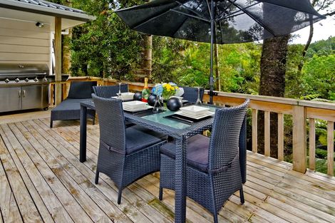 Photo of property in 11 Minnehaha Avenue, Titirangi, Auckland, 0604