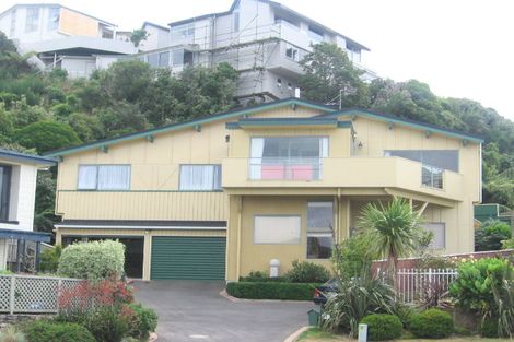 Photo of property in 17 Mataroa Avenue, Northland, Wellington, 6012