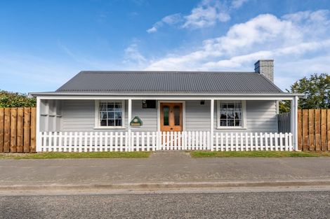 Photo of property in 136 Talbot Street, Geraldine, 7930